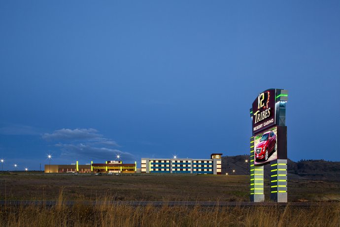 Imagen de los exteriores del Hotel 12 Tribes Omak Casino. Foto 11