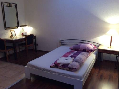 Imagen de la habitación del Hotel -12-apostel. Foto 11