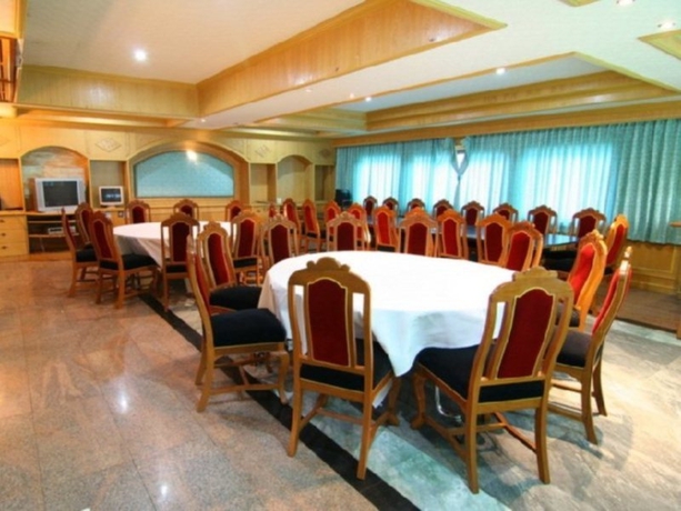 Imagen general del Hotel 13 Coins Airport Grand Resort. Foto 1
