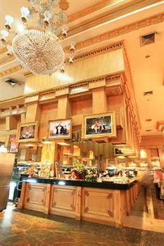 Imagen general del Hotel 13 Coins Ngamwongwan. Foto 8
