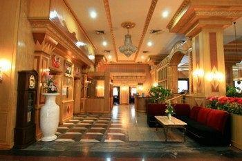 Imagen general del Hotel 13 Coins Ngamwongwan. Foto 11