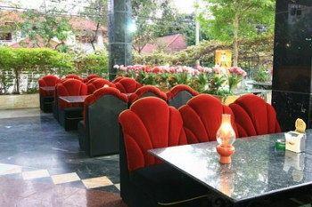 Imagen general del Hotel 13 Coins Ngamwongwan. Foto 12