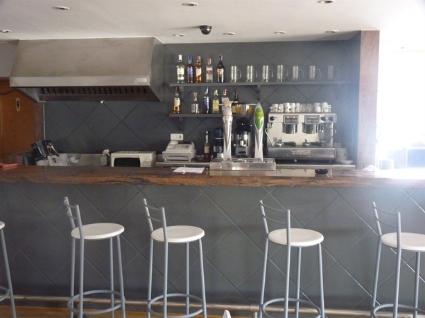 Imagen del bar/restaurante del Hotel 139. Foto 7