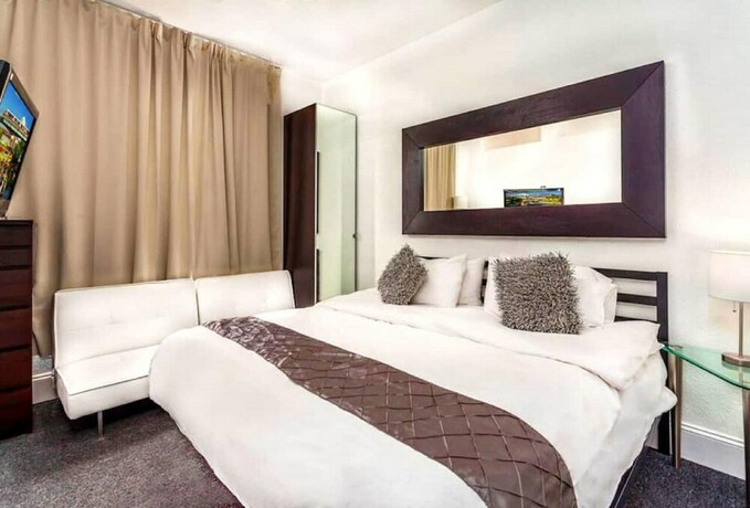 Imagen general del Hotel 14 RM Disney Estate Golf Resort Villa Pool Tennis. Foto 17