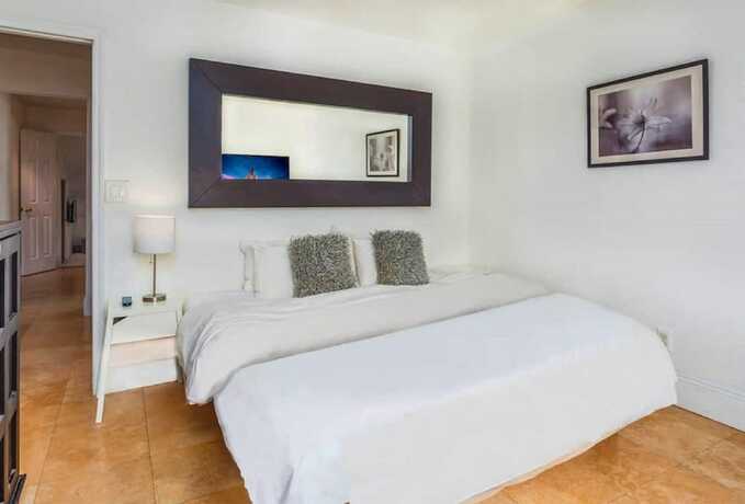 Imagen general del Hotel 14 Room Golf Tennis Villa. Foto 6