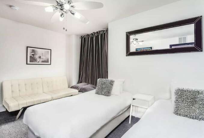 Imagen general del Hotel 14 Room Golf Tennis Villa. Foto 9