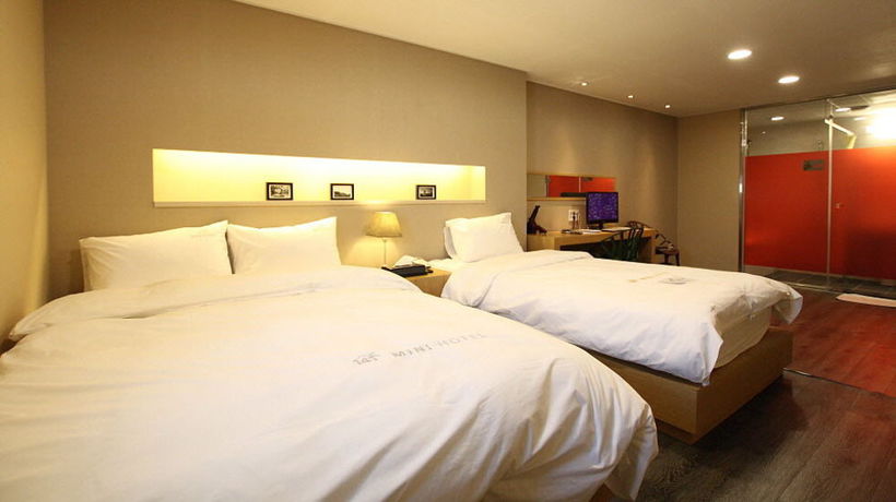 Imagen de la habitación del Hotel 141 Mini. Foto 13