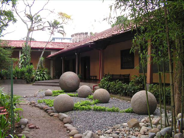 Imagen de los exteriores del Hotel 1492. Foto 12