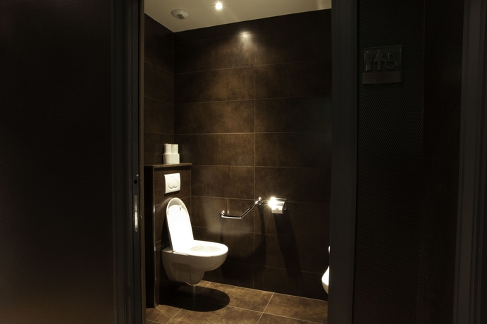 Imagen de la habitación del Hotel 15 Montparnasse. Foto 10