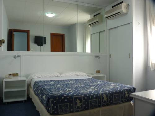 Imagen de la habitación del Hotel 153. Foto 5