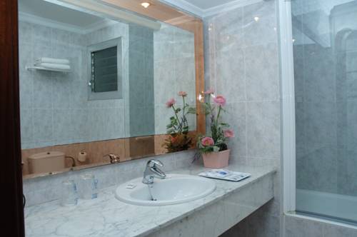 Imagen de la habitación del Hotel 153. Foto 9