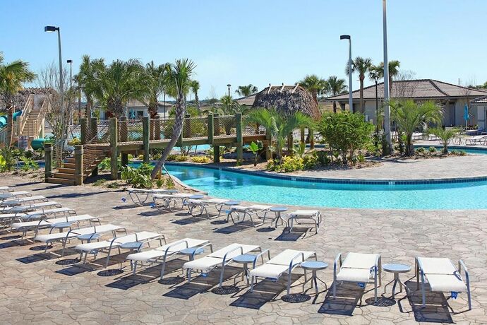 Imagen general del Hotel 1556 PD - Poolside Bliss Enchanted 4BR Townhome. Foto 14