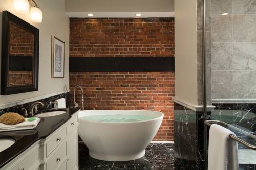 Imagen de la habitación del Hotel 16 Bay View. Foto 2