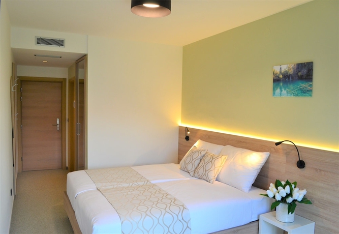 Imagen de la habitación del Hotel 16 Lakes. Foto 2