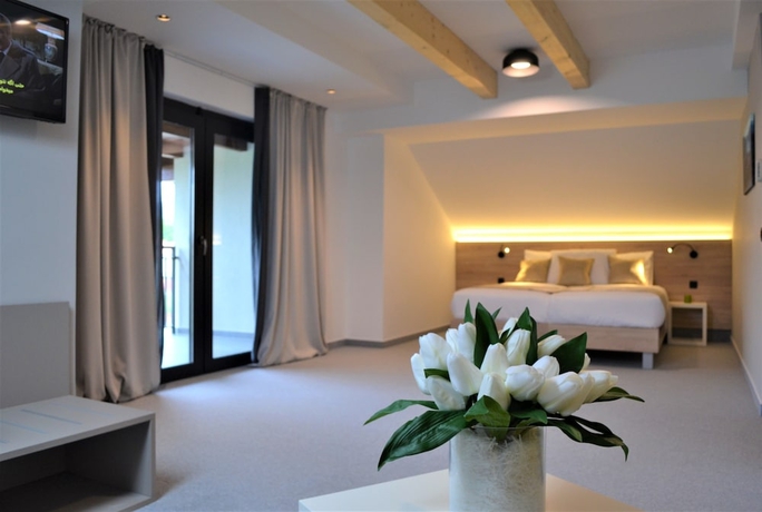 Imagen de la habitación del Hotel 16 Lakes. Foto 10