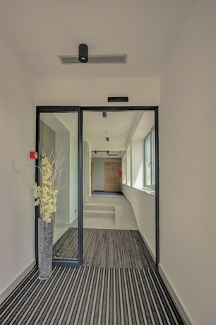 Imagen de los interiores del Hotel 16 Lakes. Foto 13