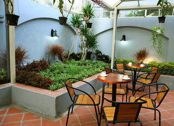 Imagen del bar/restaurante del Hotel 165 Guest House. Foto 5
