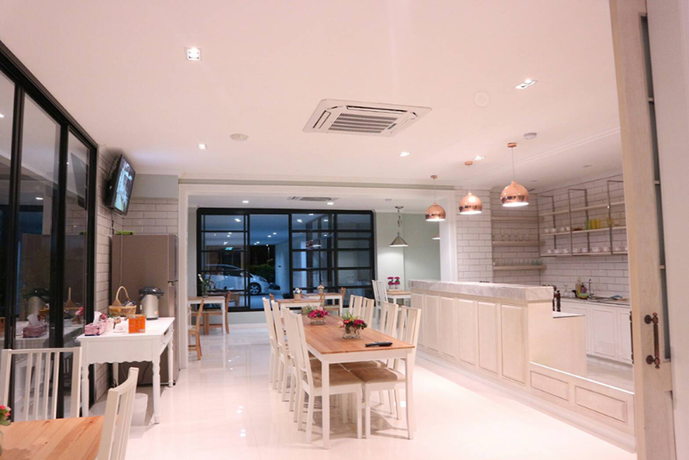 Imagen de los interiores del Hotel 168 Studio Hotel Ubon ratchathani. Foto 8