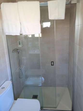 Imagen de la habitación del Hotel 170. Foto 5