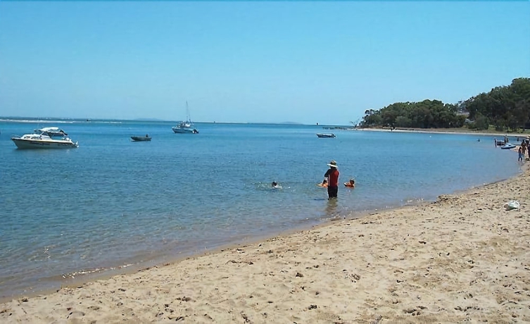 Imagen de los exteriores del Hotel 1770 Beach Shacks. Foto 15