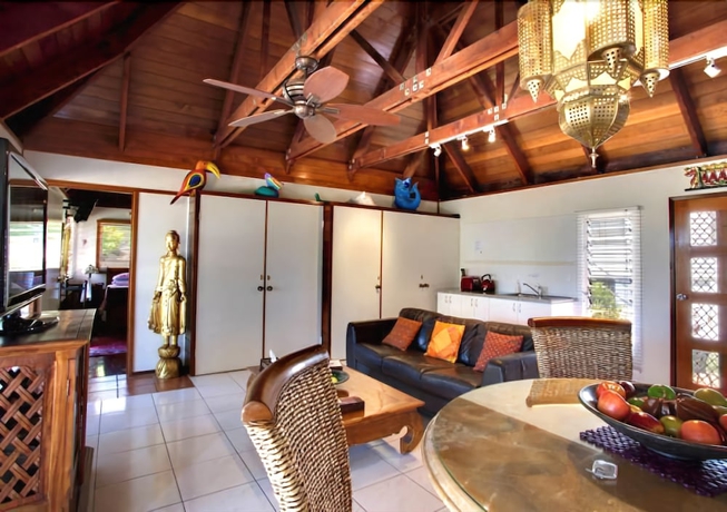 Imagen de la habitación del Hotel 1770 Sovereign Lodge Resort. Foto 3