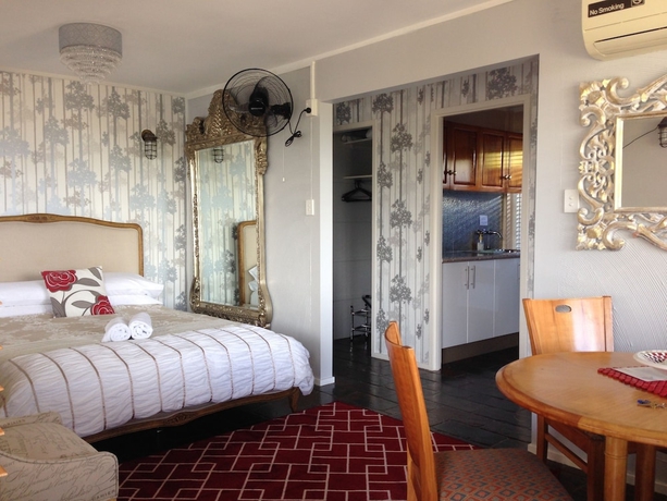 Imagen de la habitación del Hotel 1770 Sovereign Lodge Resort. Foto 13