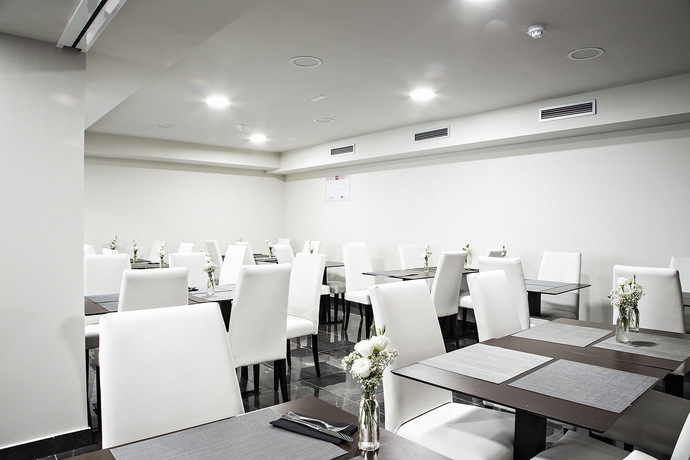 Imagen del bar/restaurante del Hotel 1881 Gran Rosellón. Foto 3