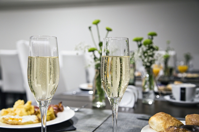 Imagen del bar/restaurante del Hotel 1881 Gran Rosellón. Foto 4