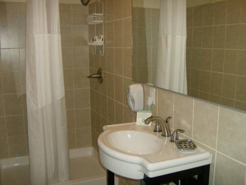 Imagen de la habitación del Hotel 19 Atlantic. Foto 3