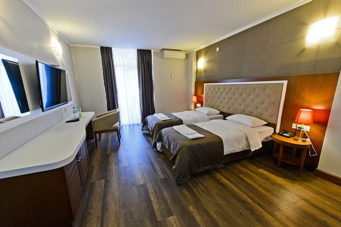 Imagen de la habitación del Hotel 19, Batumi. Foto 15