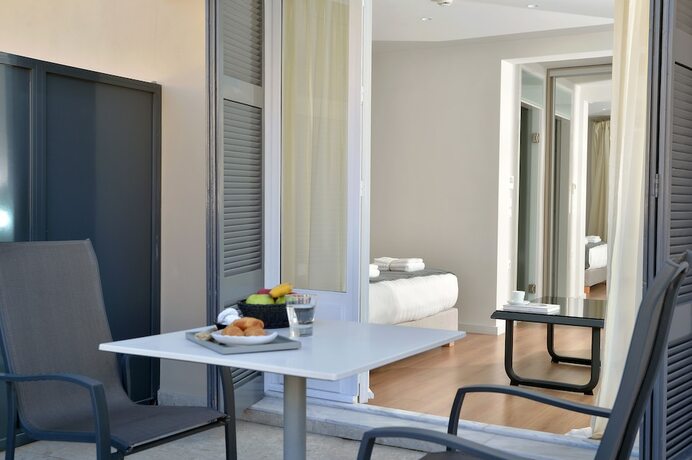 Imagen de la habitación del Hotel 1900 Athenian House. Foto 12