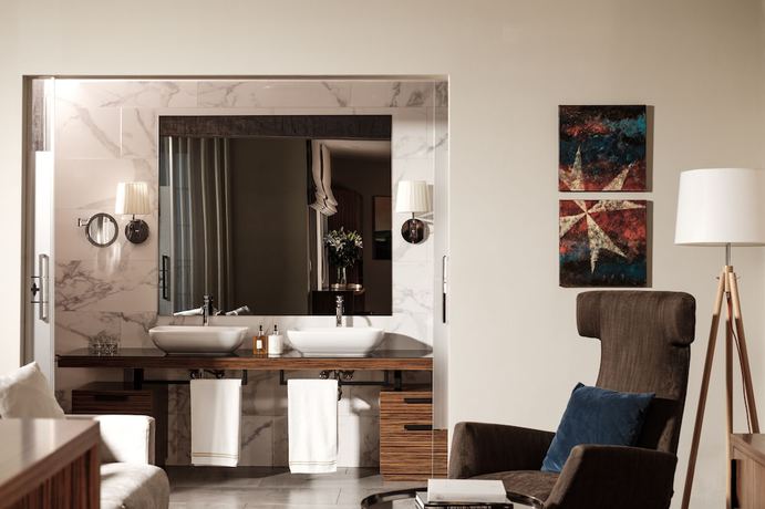 Imagen de la habitación del Hotel 1926 Le Parisot Boutique Suites. Foto 11