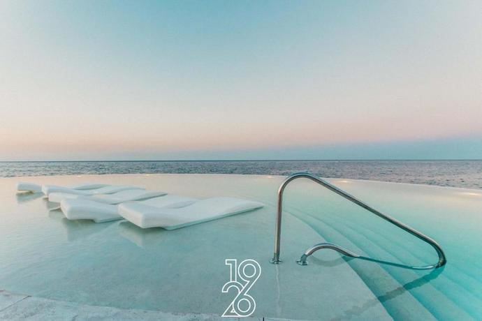 Imagen de la piscina del Hotel 1926 Le Soleil & Spa. Foto 23