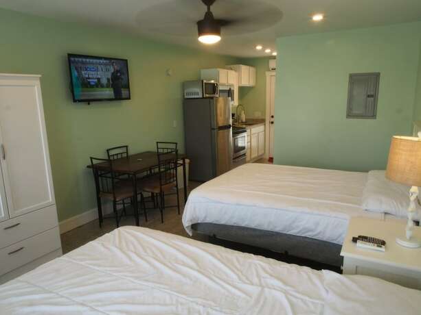 Imagen de la habitación del Hotel 19988 Front Beach Rd. Foto 8