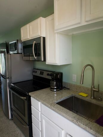 Imagen de la habitación del Hotel 19988 Front Beach Rd. Foto 9