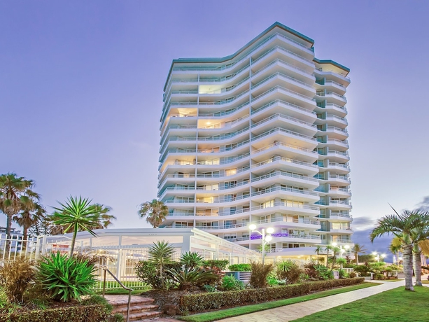 Imagen general del Hotel 19th Avenue On The Beach. Foto 1