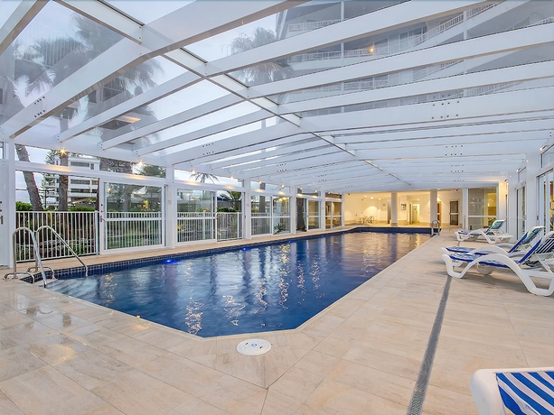 Imagen de la piscina del Hotel 19th Avenue On The Beach. Foto 16