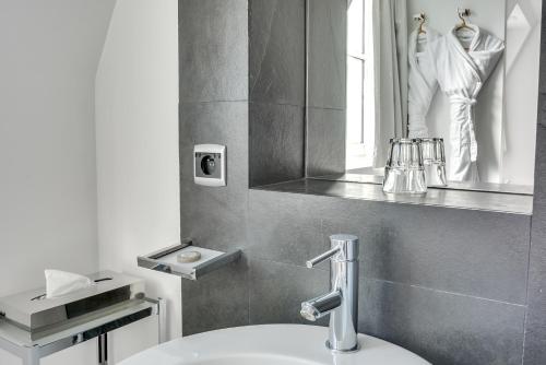 Imagen de la habitación del Hotel 1K Paris. Foto 18