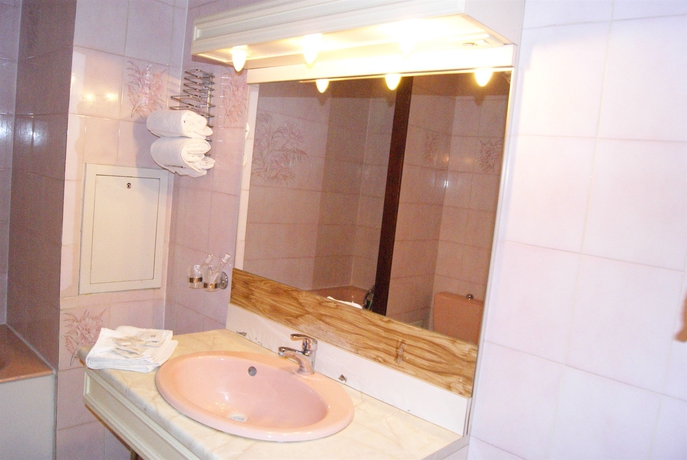 Imagen de la habitación del Hotel 1er Consul Rouen. Foto 8