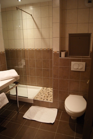 Imagen de la habitación del Hotel 1er Consul Rouen. Foto 9