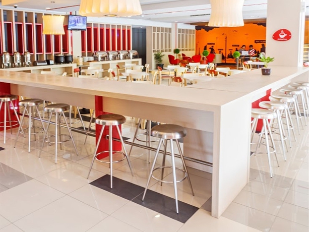 Imagen del bar/restaurante del Hotel 1o1 Urban Jakarta Kelapa Gading. Foto 4
