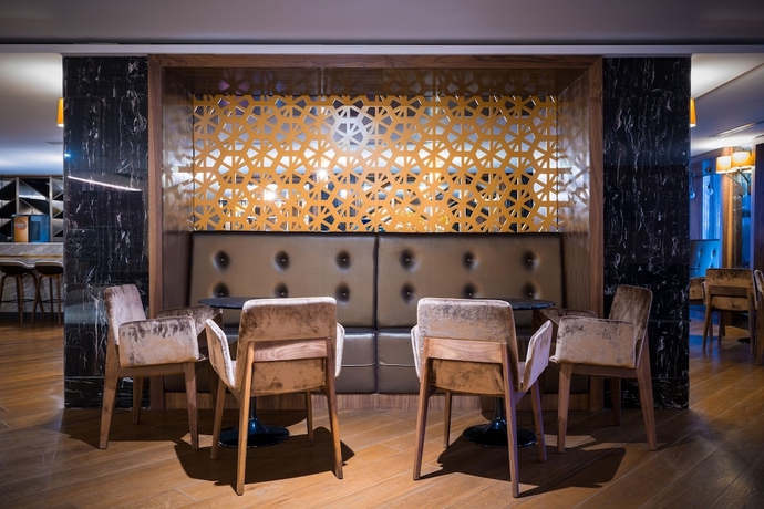 Imagen del bar/restaurante del Hotel 2 Fevrier, Lome. Foto 3