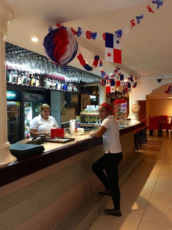 Imagen del bar/restaurante del Hotel 2 Mares. Foto 7