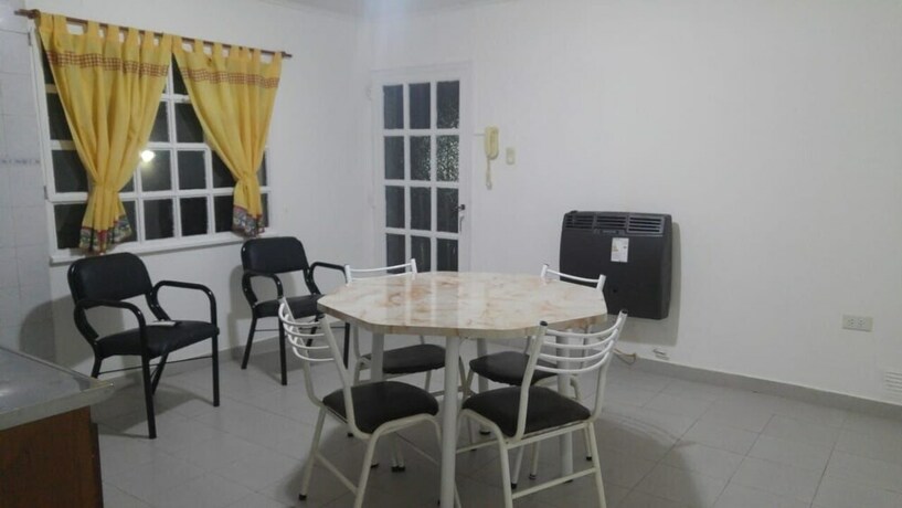 Imagen general del Hotel 2 ambientes a cuadras de la r&iacute;a. Foto 4