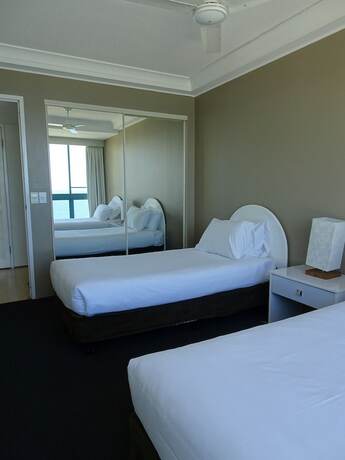 Imagen general del Hotel 2 and 3 Bedroom Apartments Within Crown Towers. Foto 12