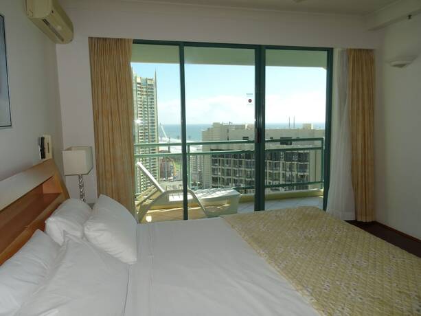 Imagen de la habitación del Hotel 2 and 3 Bedroom Apartments Within Crown Towers. Foto 18