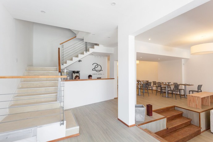 Imagen de los interiores del Hotel 20. Foto 19