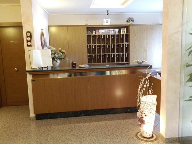 Imagen de los interiores del Hotel 2000 Fabriano. Foto 17