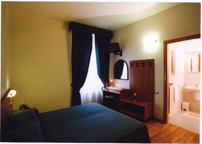 Imagen de la habitación del Hotel 2000 Fabriano. Foto 12