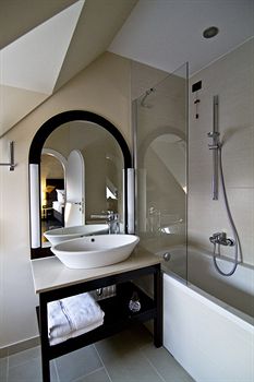 Imagen de la habitación del Hotel 2000 HOTEL TIMISOARA. Foto 6